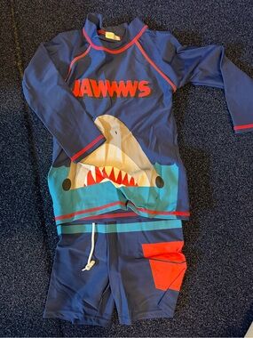Toddler boys 3T swim trunks & rash guard